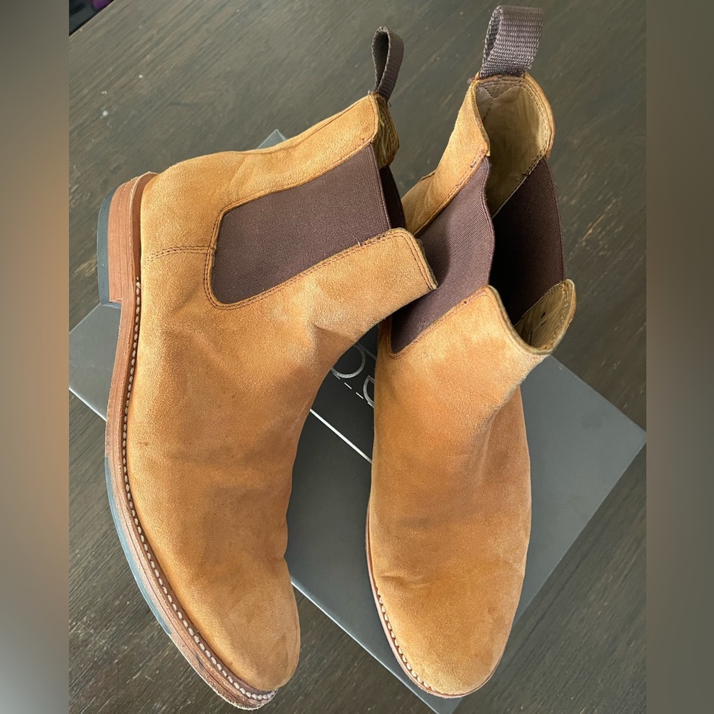 Sutro Footwear suede Chelsey boot size 11.5